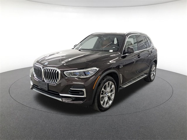 2023 BMW X5 45e's photo