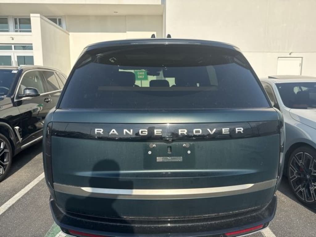 Used 2025 Land Rover Range Rover Plug-In Hybrid SE SUV