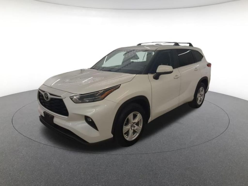 Used 2023 Toyota Highlander LE SUV