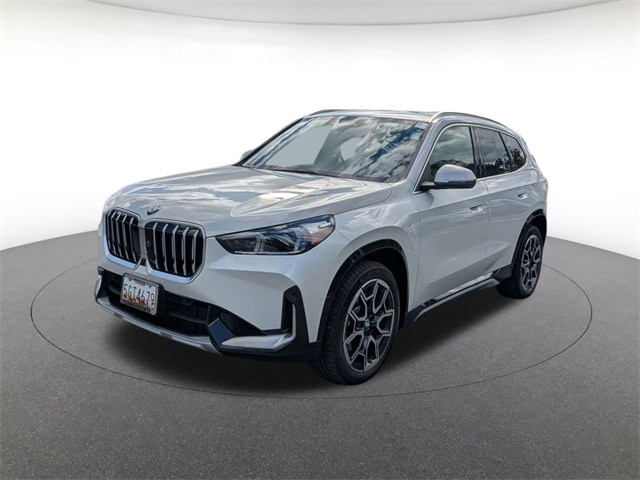 2025 BMW X1 28i's photo