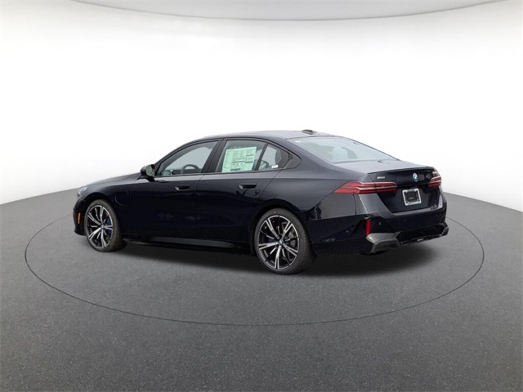 New 2026 BMW 550e xDrive Sedan