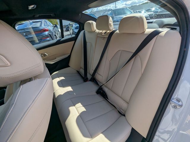 2025 BMW 3 Series 330i - Photo 18