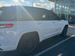 2025 Jeep Grand Cherokee Summit SUV