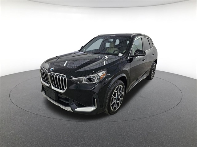 2025 BMW X1 28i's photo