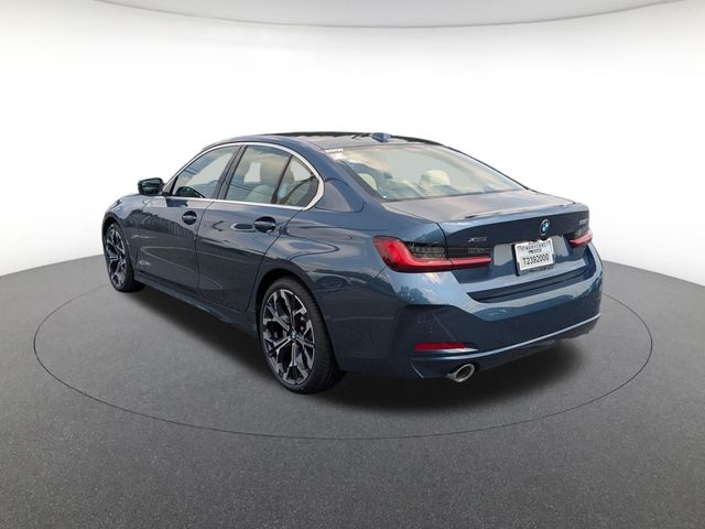 2025 BMW 3 Series 330i - Photo 7