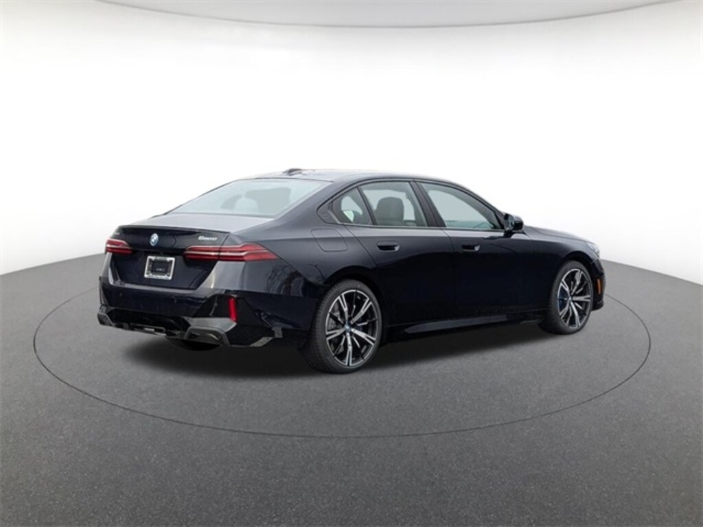 New 2026 BMW 550e xDrive Sedan