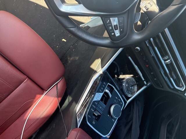 2024 Bmw 330i xDrive photo 2