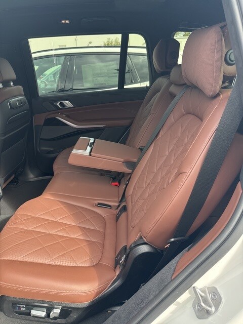 2024 Bmw X7 xDrive40i photo 2