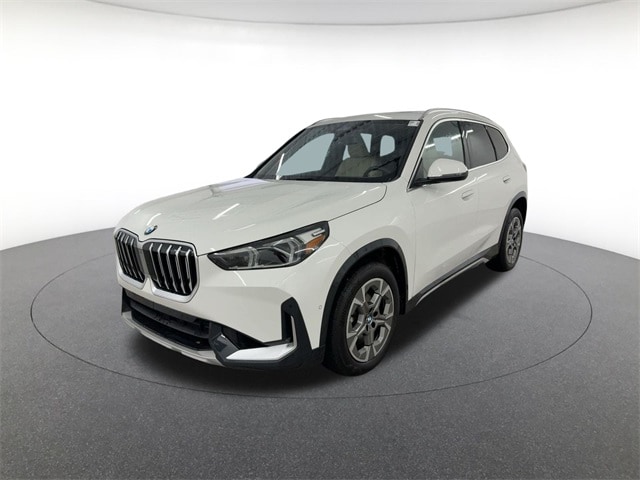 2025 BMW X1 28i's photo