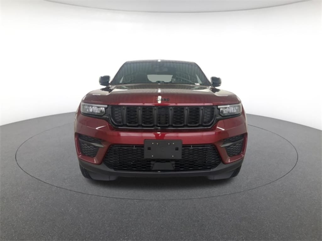 Used 2024 Jeep Grand Cherokee Altitude SUV