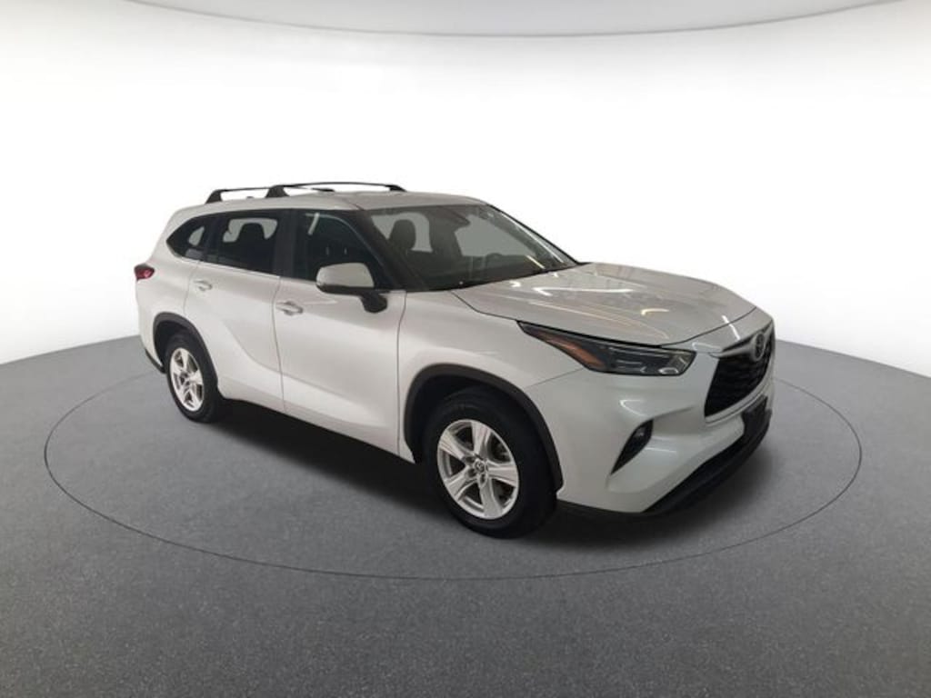 Used 2023 Toyota Highlander LE SUV