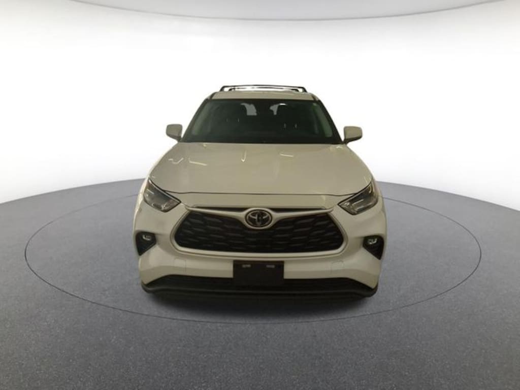 Used 2023 Toyota Highlander LE SUV