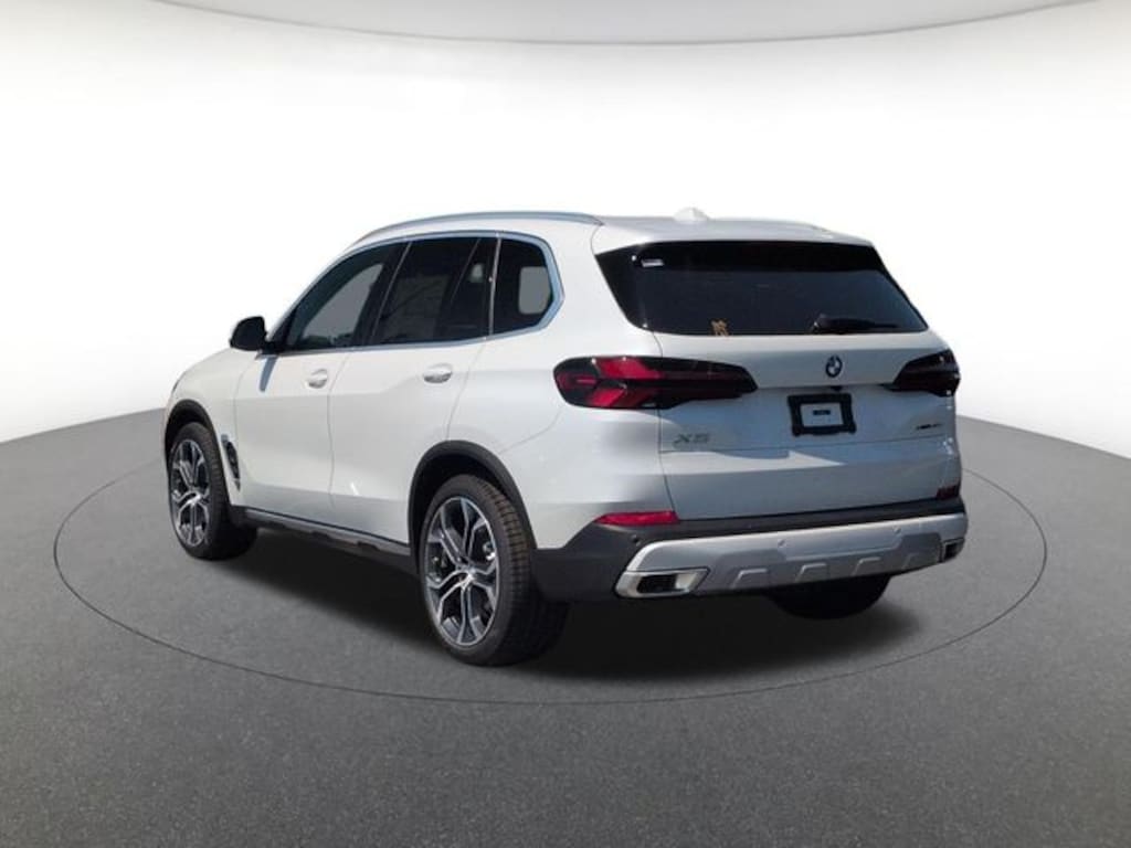New 2026 BMW X5 xDrive40i SUV