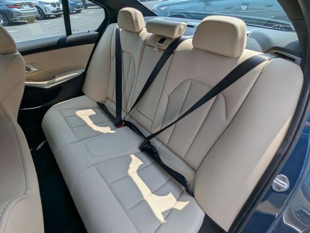 2025 BMW 3 Series 330i - Photo 17