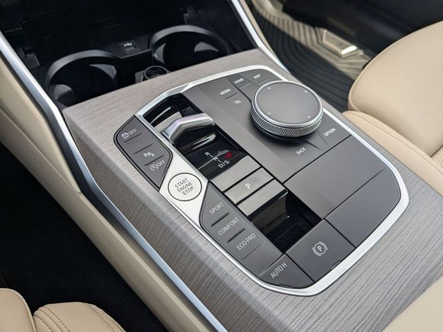 2025 BMW 3 Series 330i - Photo 11