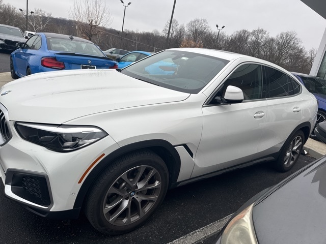 2023 BMW X6 40i's photo
