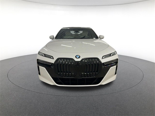 2023 Bmw 740i 7-series photo 2