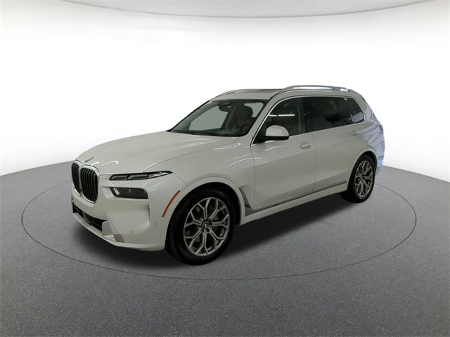 2023 BMW X7 40i's photo