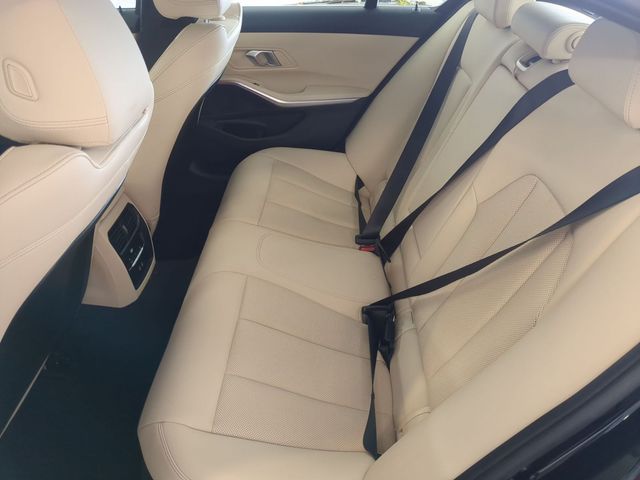 2025 BMW 3 Series 330i - Photo 10