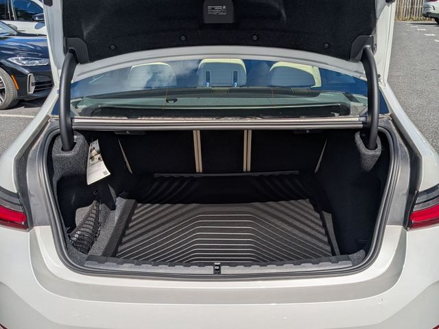 2025 BMW 3 Series 330i - Photo 22