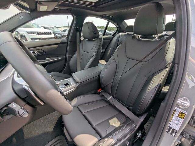 2025 BMW 3 Series 330i - Photo 9