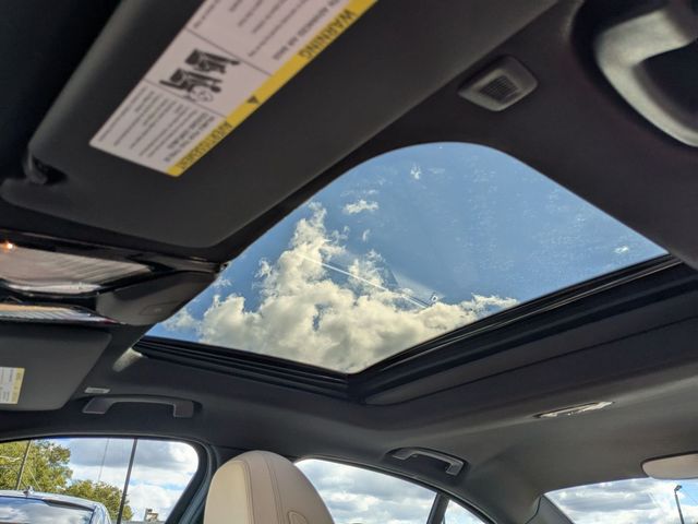 2025 BMW 3 Series 330i - Photo 17