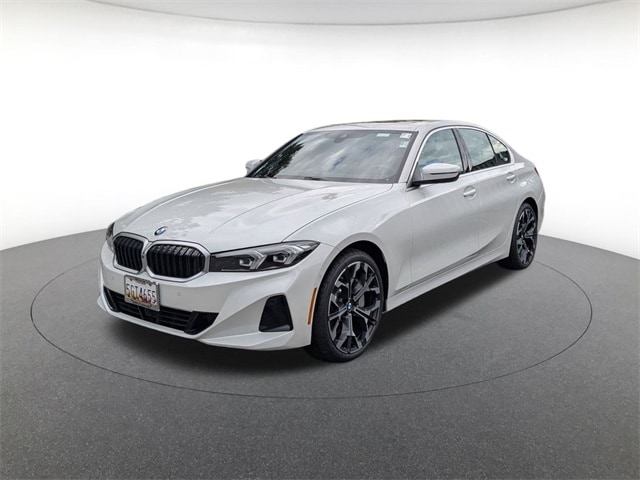 2025 BMW 3 Series 330i's photo