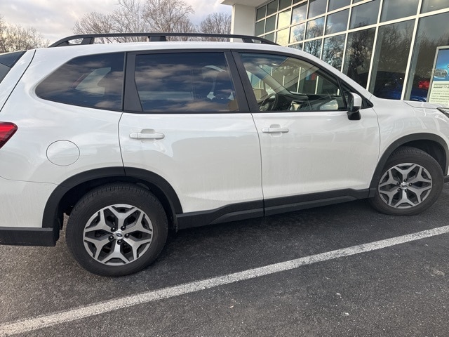 2024 Subaru Forester Premium's photo