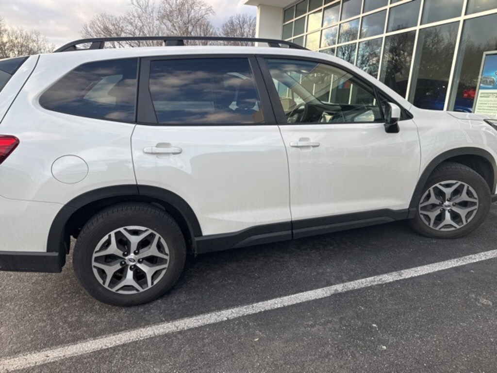 Used 2024 Subaru Forester Premium SUV