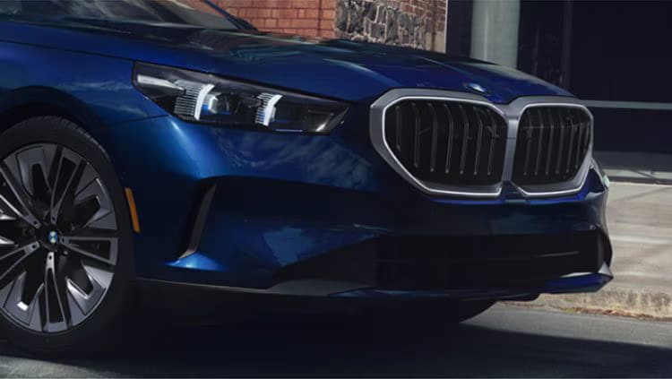 2025-bmw-5-series-grille.png