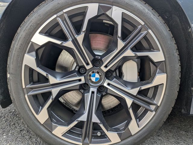 2025 BMW 3 Series 330i - Photo 22