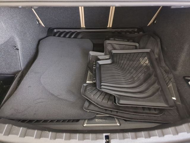 2025 BMW 3 Series 330i - Photo 20