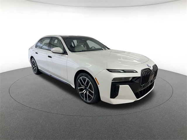 2023 BMW 7 Series 740i's photo