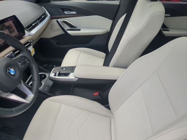 2026 BMW X1 28i - Photo 9