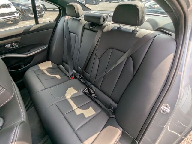 2025 BMW 3 Series 330i - Photo 17