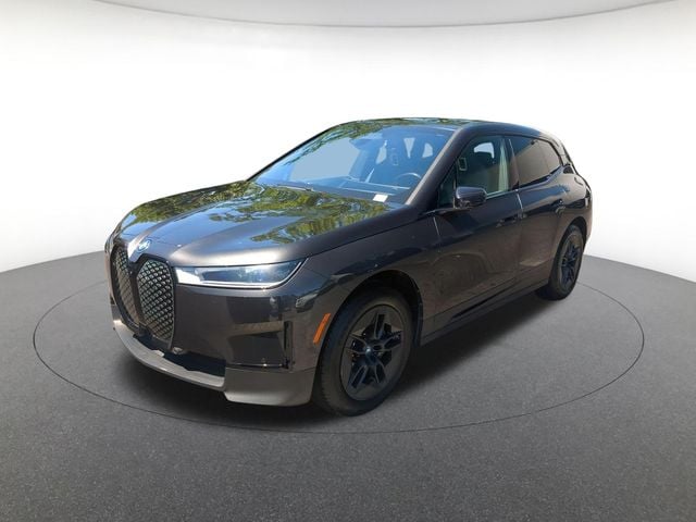2024 BMW iX xDrive50's photo
