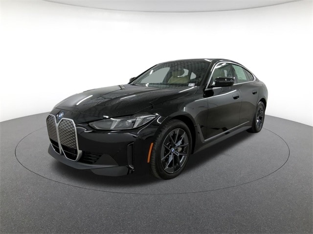 2025 BMW i4 40's photo