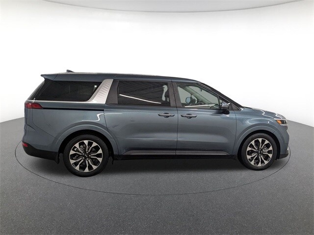 2024 Kia Carnival EX photo 3