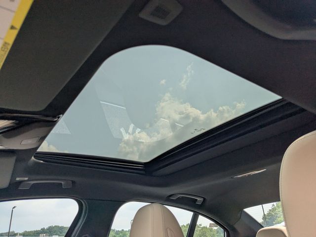 2025 BMW 3 Series 330i - Photo 16