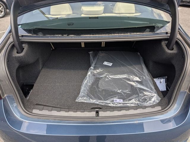 2025 BMW 3 Series 330i - Photo 21