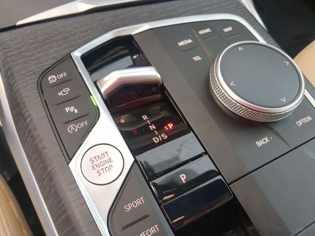 2025 BMW 3 Series 330i - Photo 21