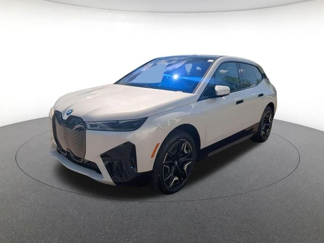 2025 BMW iX M60's photo