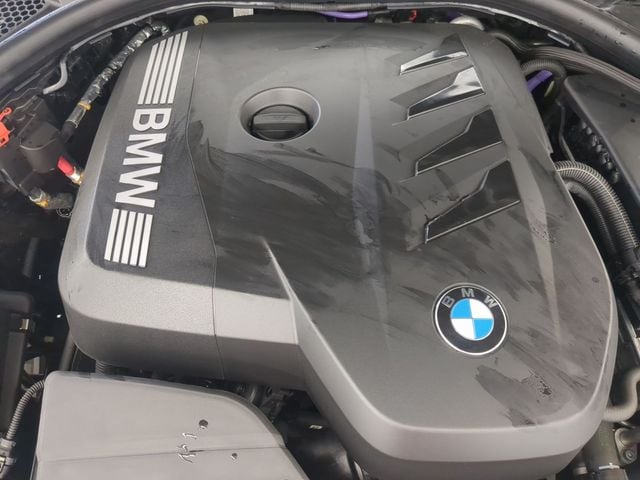 2025 BMW 3 Series 330i - Photo 24