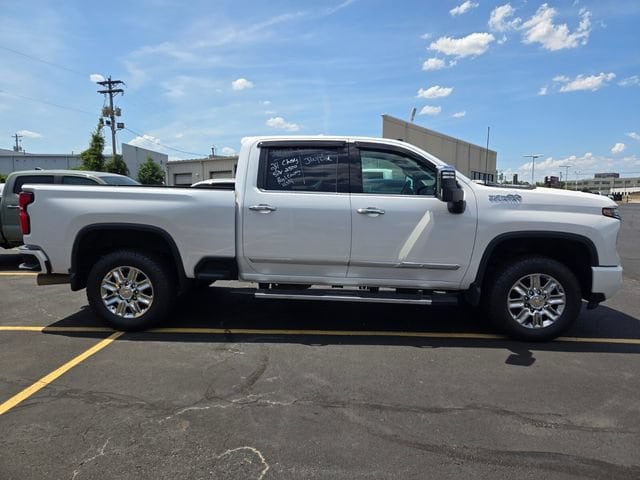 Used 2024 Chevrolet Silverado 2500HD High Country with VIN 1GC4YREY4RF124182 for sale in Little Rock