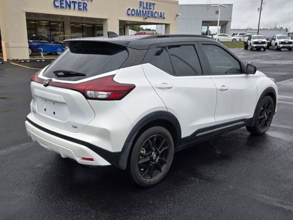 Used 2023 Nissan Kicks SR