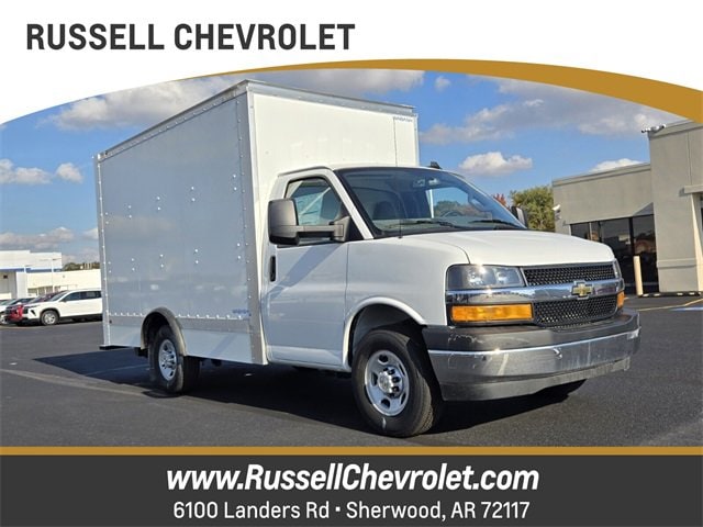 2024 Chevrolet Express Cutaway Base's photo