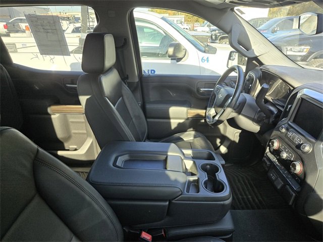 2019 Chevrolet Silverado 1500 LT photo 3