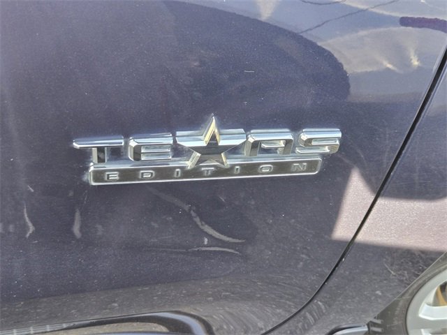 2019 Chevrolet Silverado 1500 LT photo 2