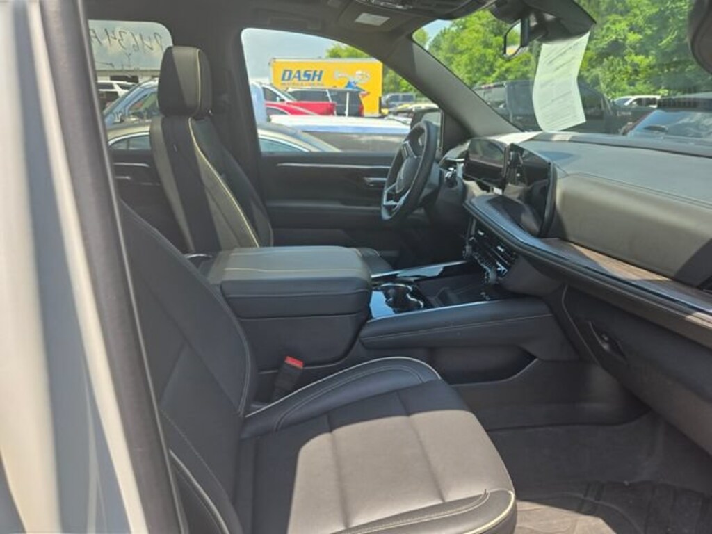 Used 2025 Chevrolet Suburban Premier SUV