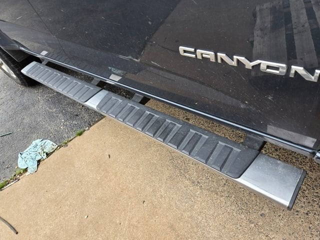 Used 2019 GMC Canyon SLT with VIN 1GTG5DEN2K1206087 for sale in Little Rock